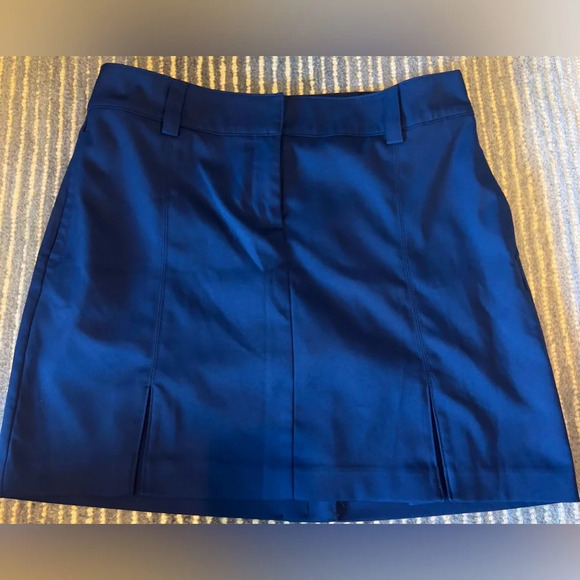 Izod Size 6 Blue Golf Skort - Picture 1 of 11